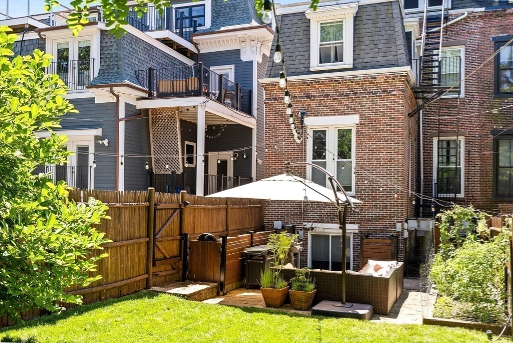 754 E 4th, South Boston