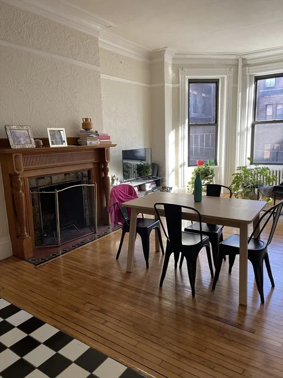 394 Marlborough St, Back Bay