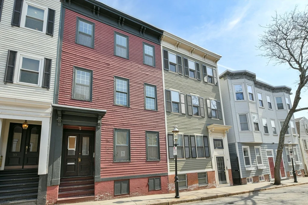 31 Pleasant St, Charlestown