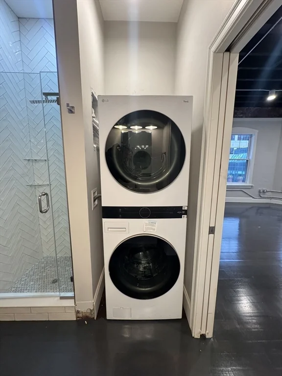 281 Franklin, Downtown