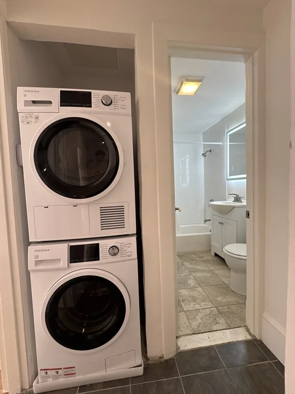 1082 Commonwealth Ave, Allston