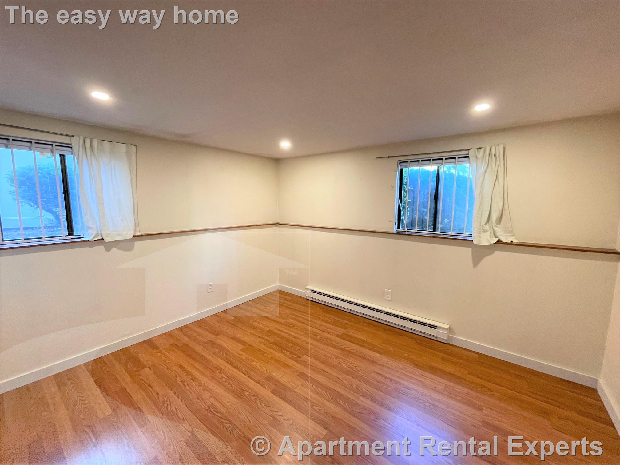 102 Alpine St, Magoun Square