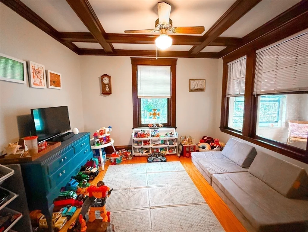 66 Riverview Ave, Waltham