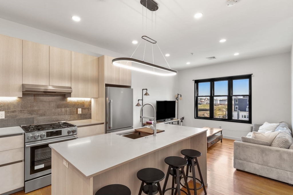 211 Condor St, East Boston