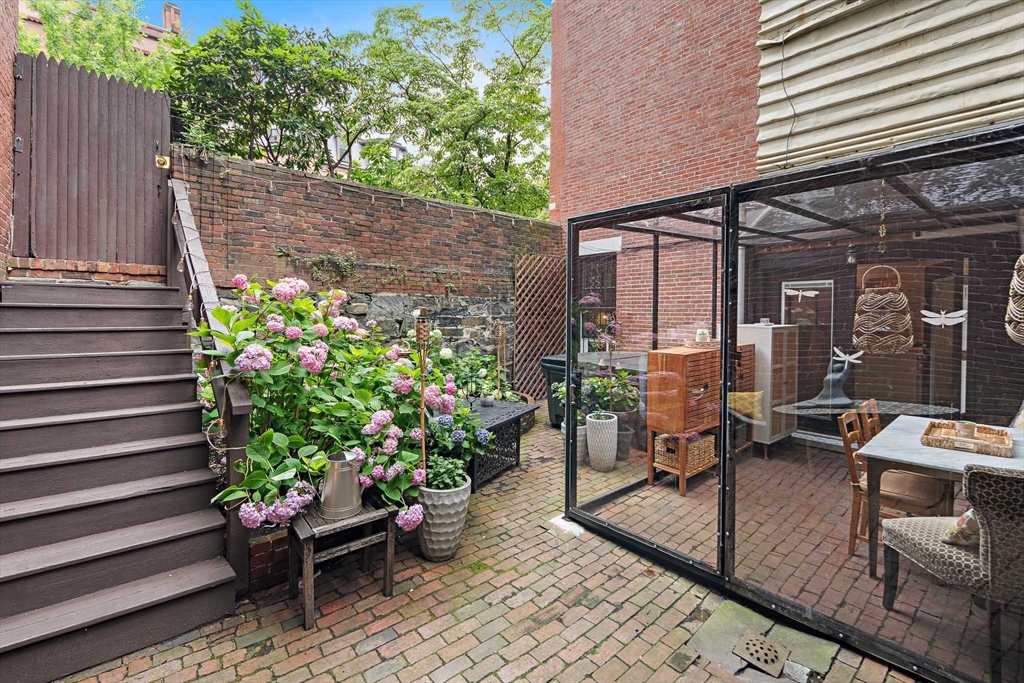 364 Marlborough St, Back Bay