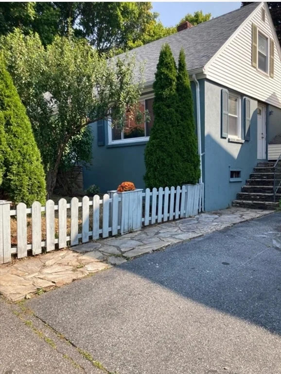 45 Pilgrim Ave, Worcester