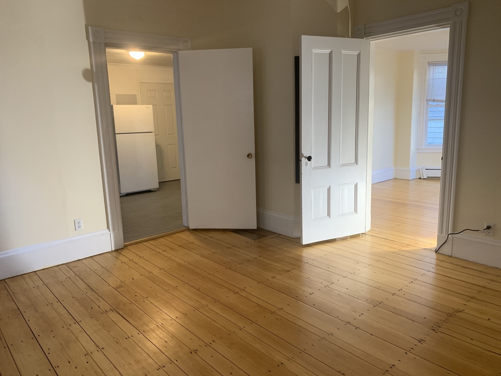 547 Broadway, Ball Square