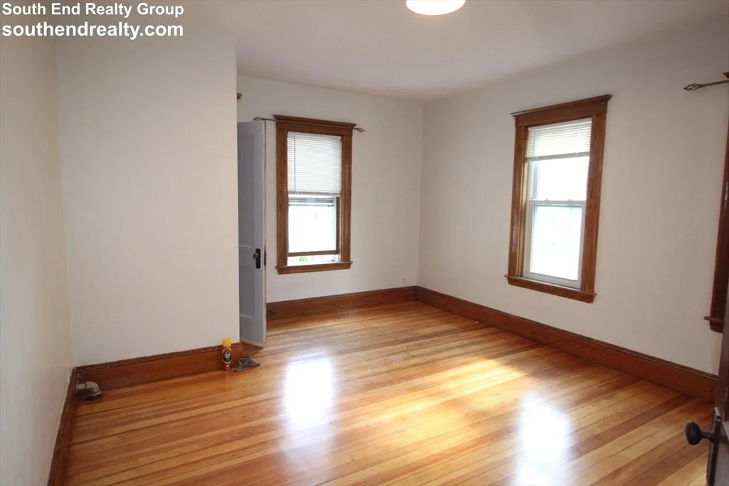 20 Egerton Rd, Arlington