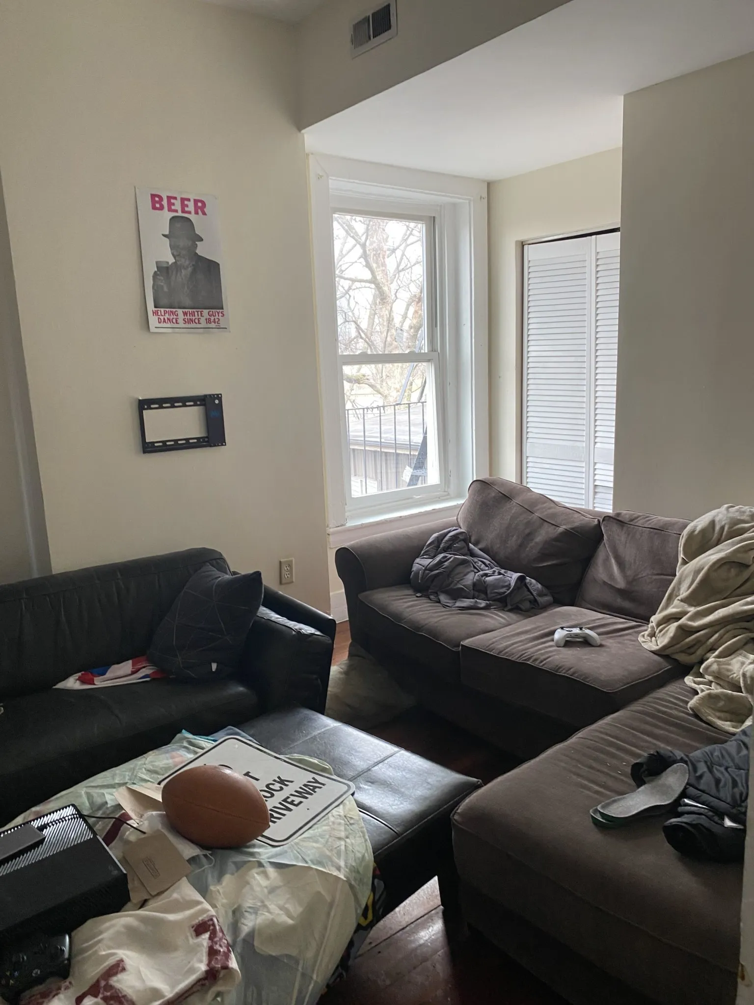 227 Roxbury St, Roxbury