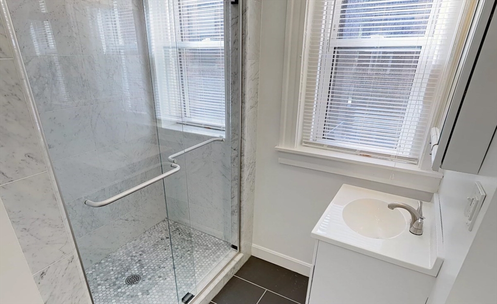 51 Queensberry St, Fenway