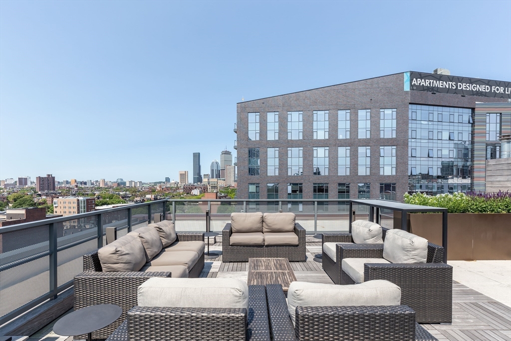 32 Traveler St, South End