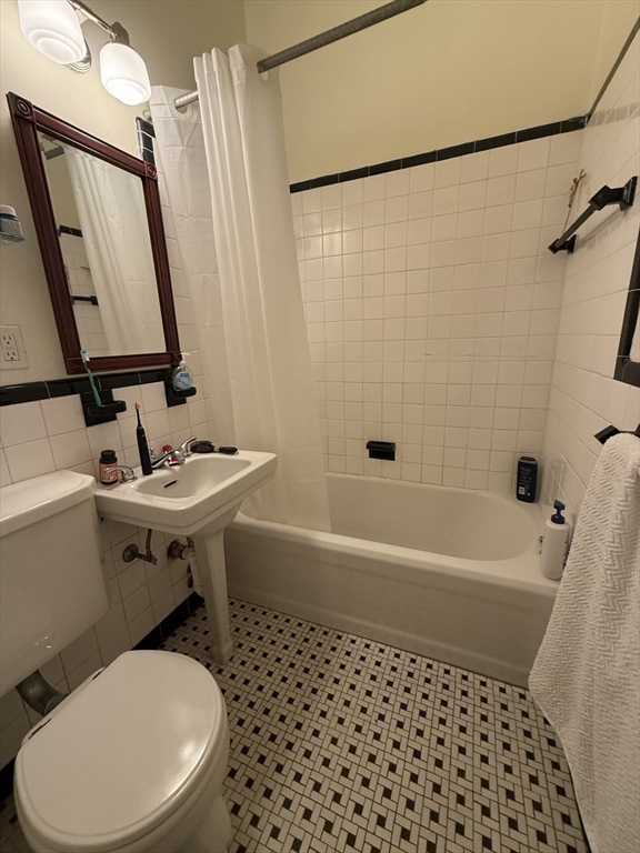 236 Marlborough St, Back Bay