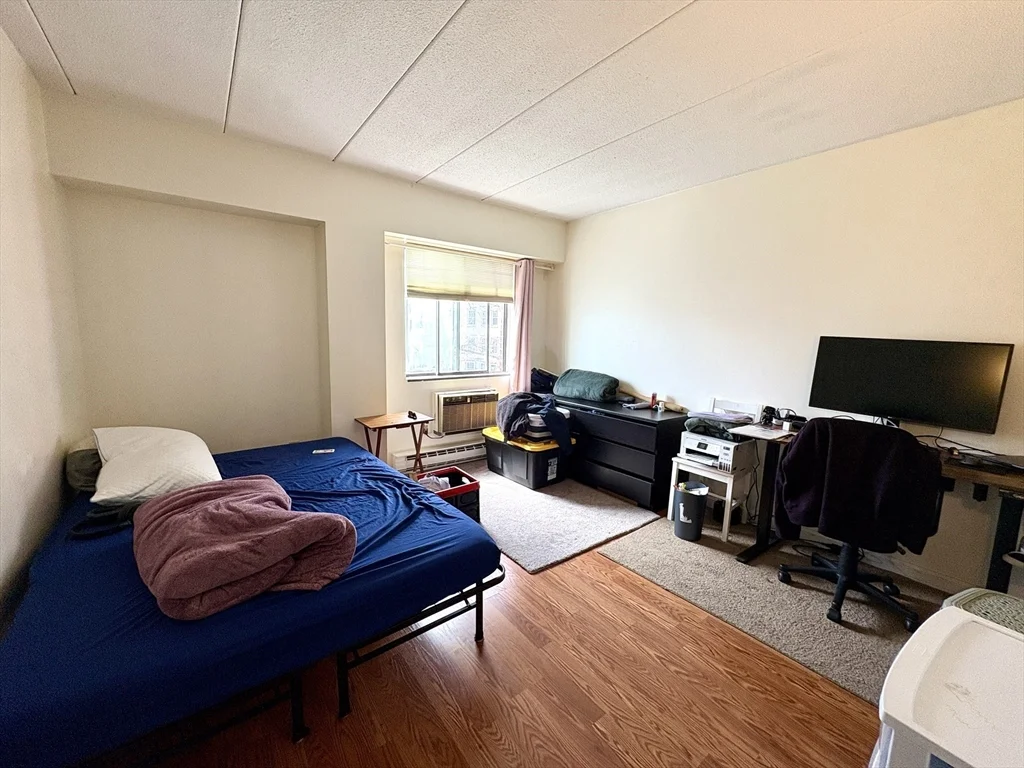 125 Pleasant St, North Brookline