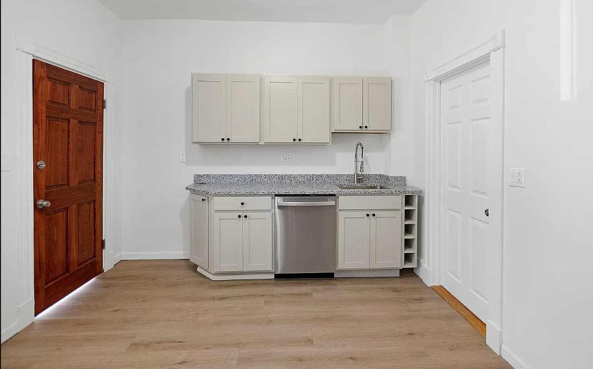 868 Huntington Ave, Mission Hill