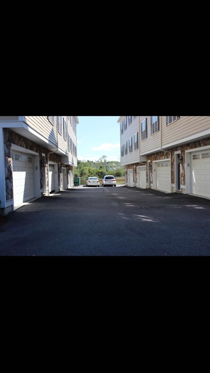 75 Brackett St, Quincy