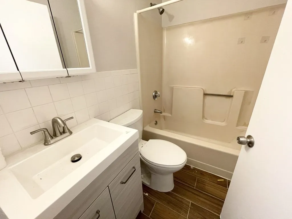 92 Hammond St, South End