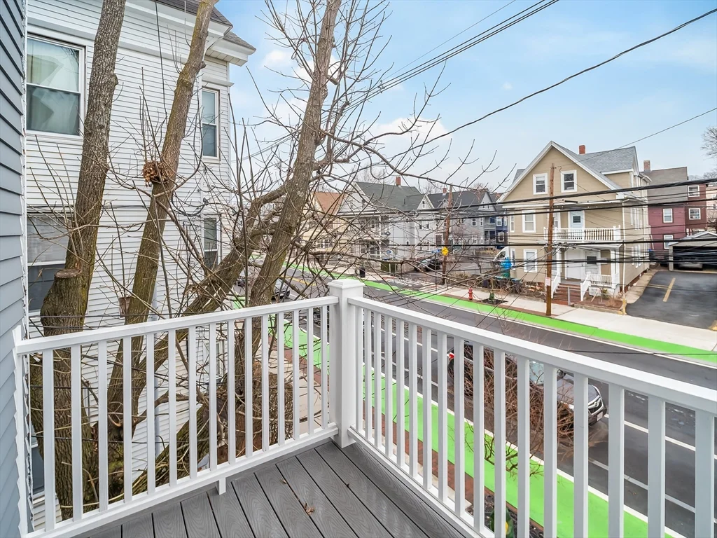 318 Beacon St, Ward Two