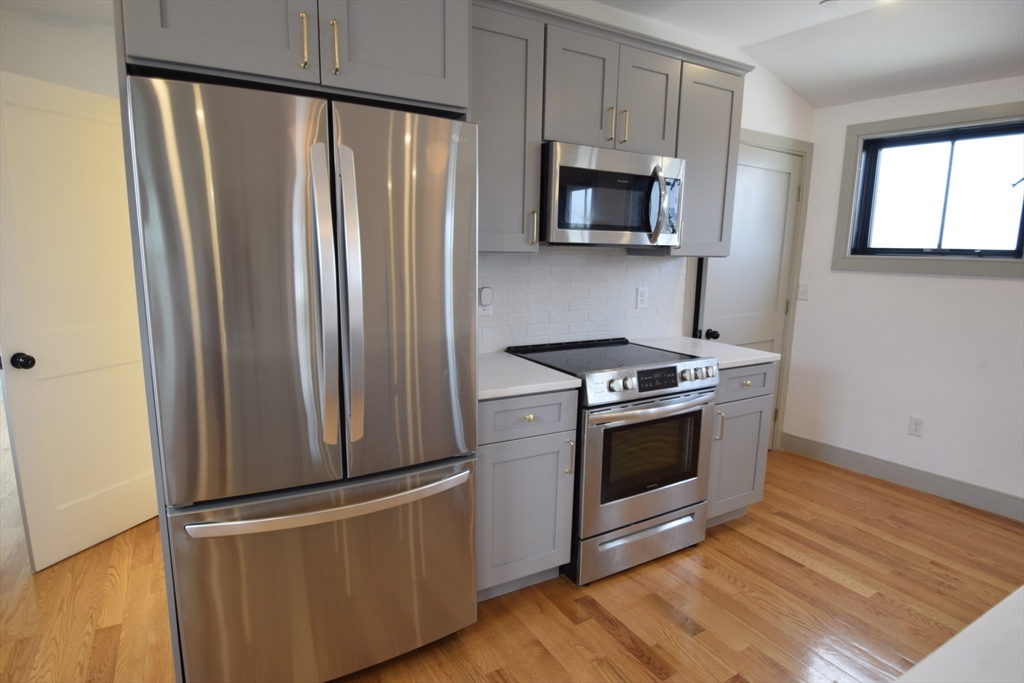 15 Maywood St, Roxbury