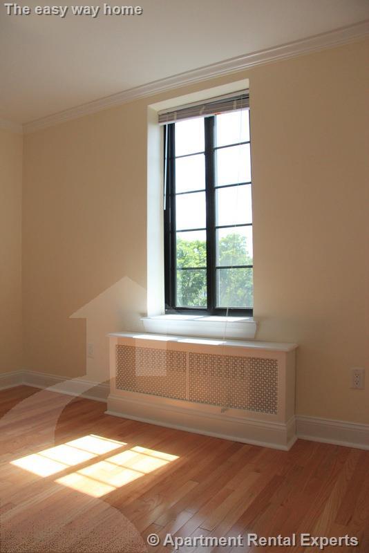 60 Brattle St, Harvard Square