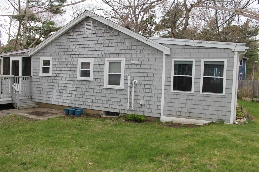 81 Winthrop Rd, Manomet