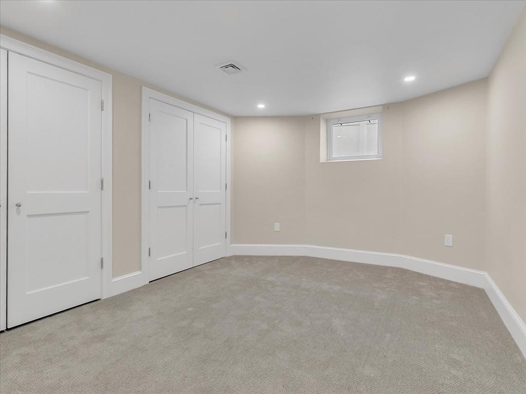 2031 Commonwealth Ave, Newton