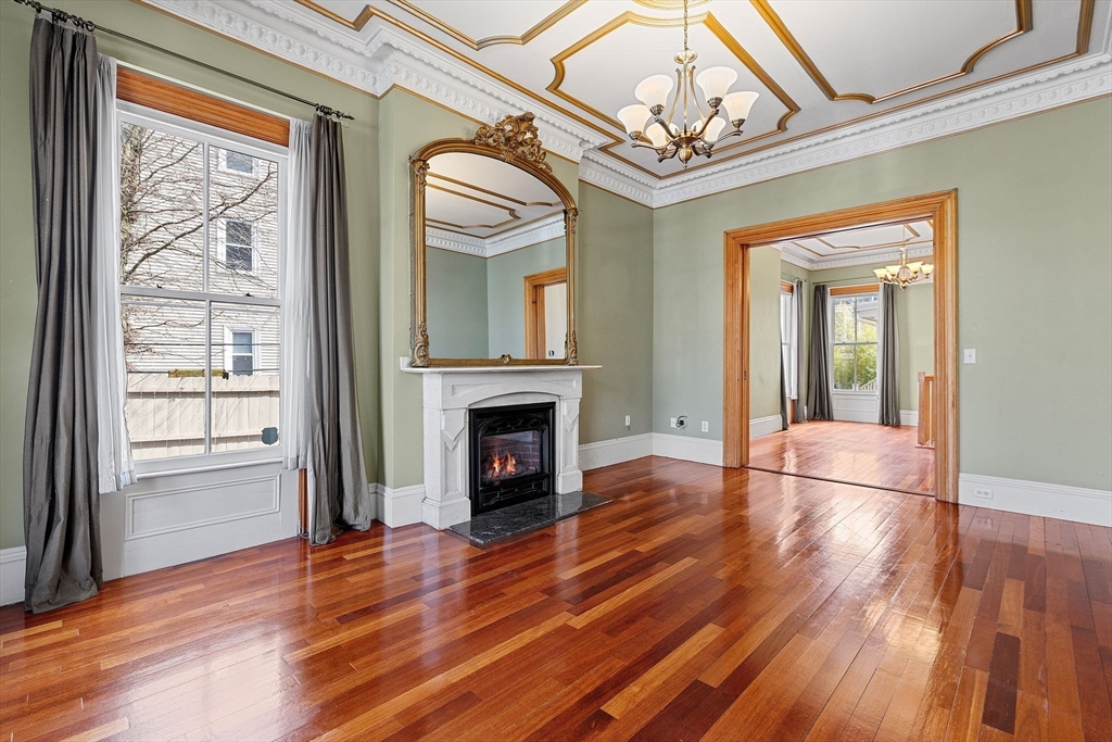 31 Millmont St, Roxbury