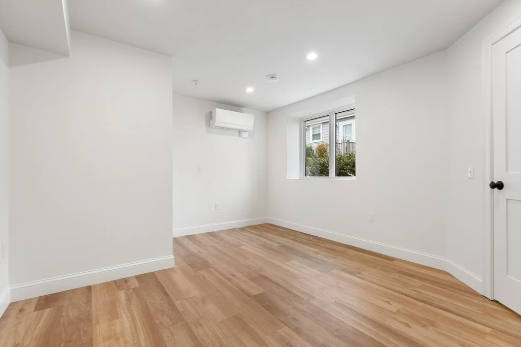 32 Beacon St, Gloucester
