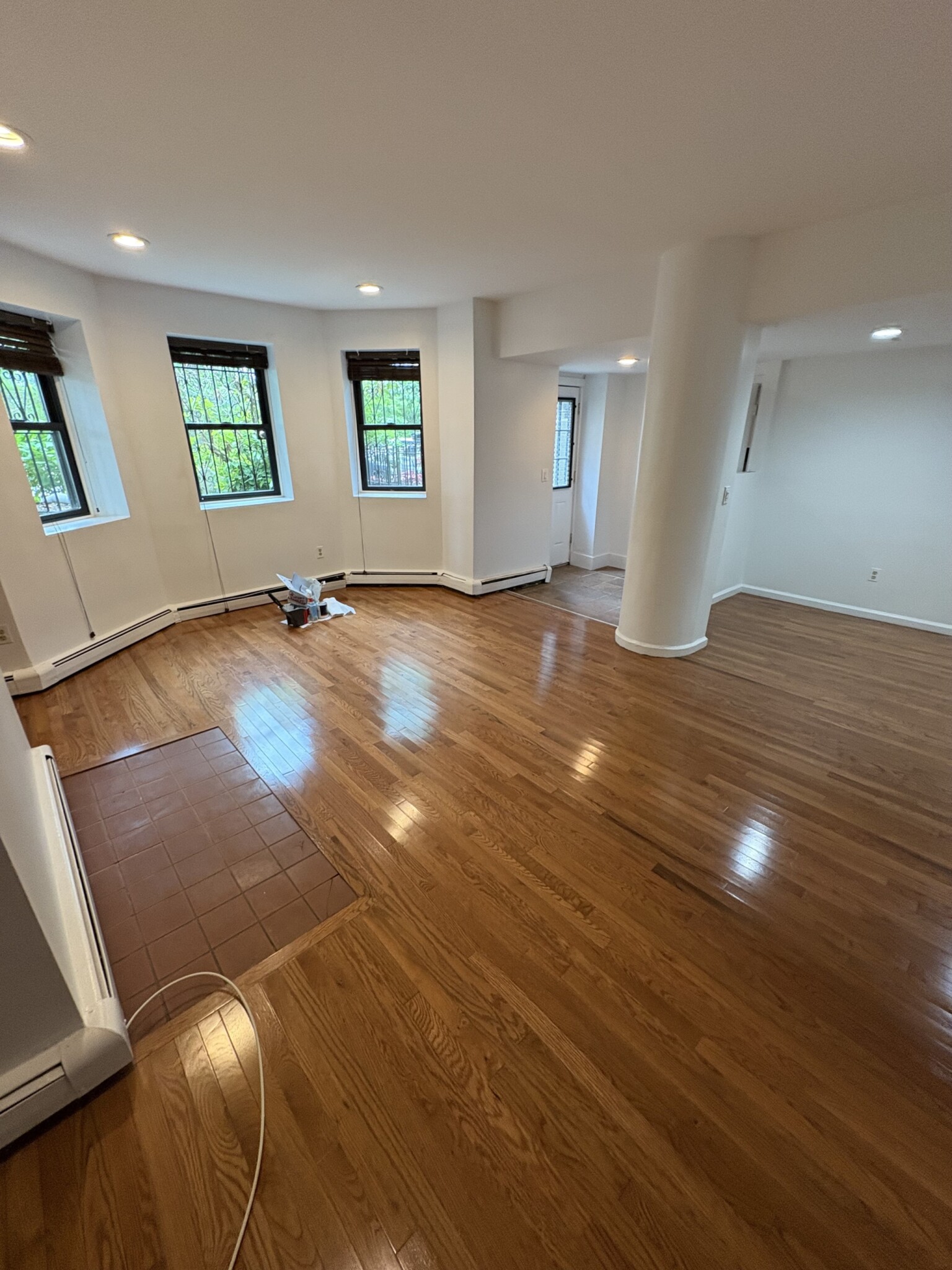 390 Riverway, Mission Hill