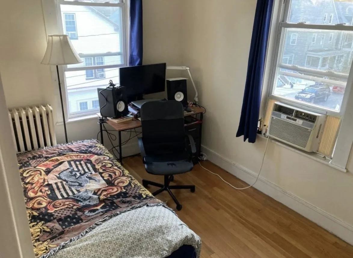 110 Murdock St, Oak Square