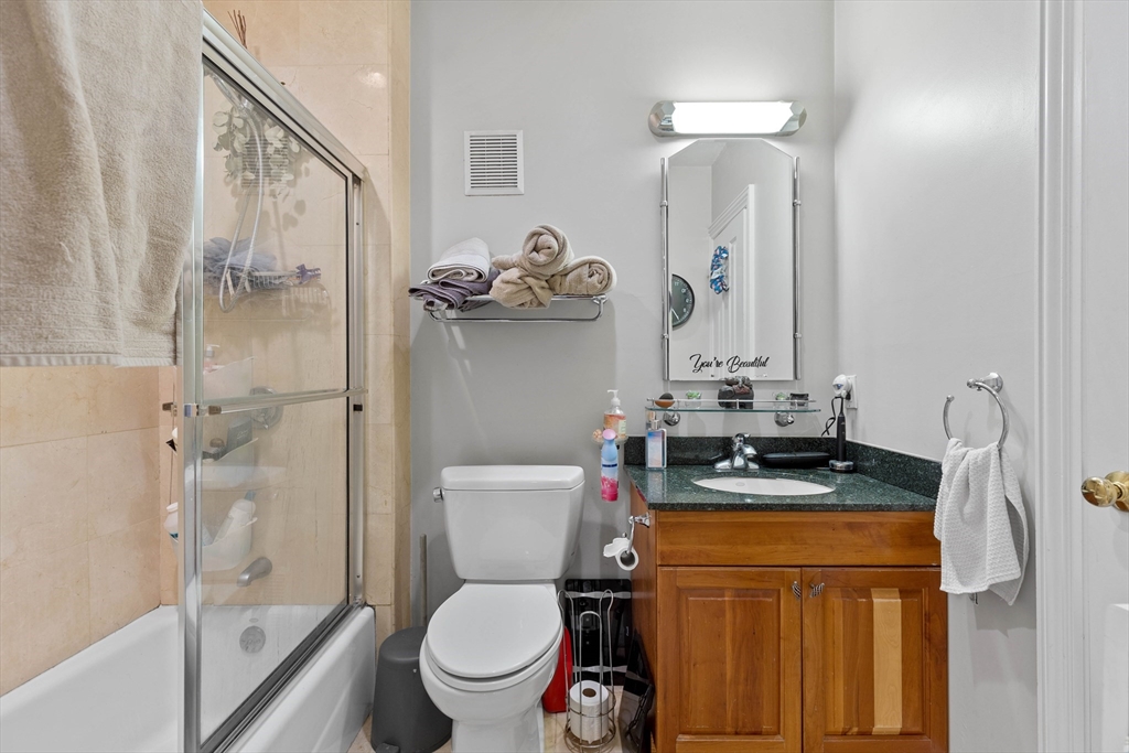 57 Bartlett St, Charlestown