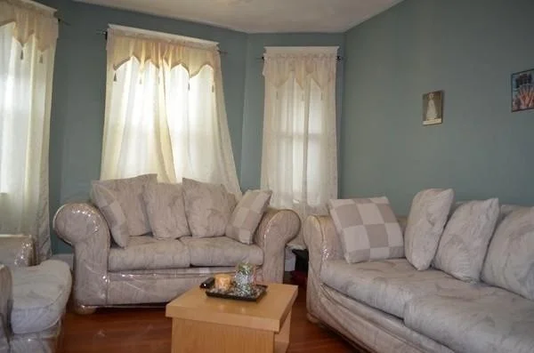 19 Montfern Ave, Brighton