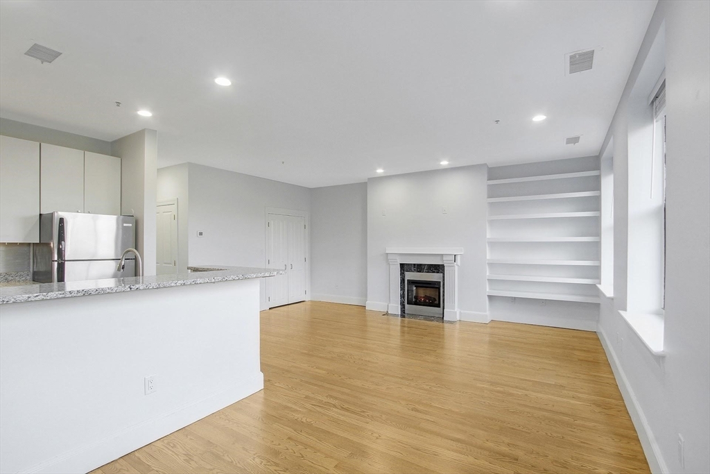 140 Boylston St, Back Bay