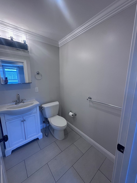 39 W Walnut Park, Roxbury