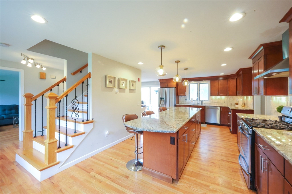 52 Galway Dr, North Attleboro