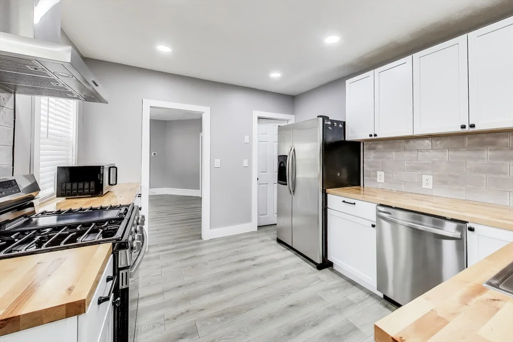 24 Clematis St, Winchester