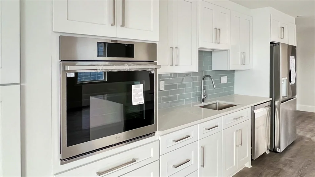 131 Cambridge St, Burlington