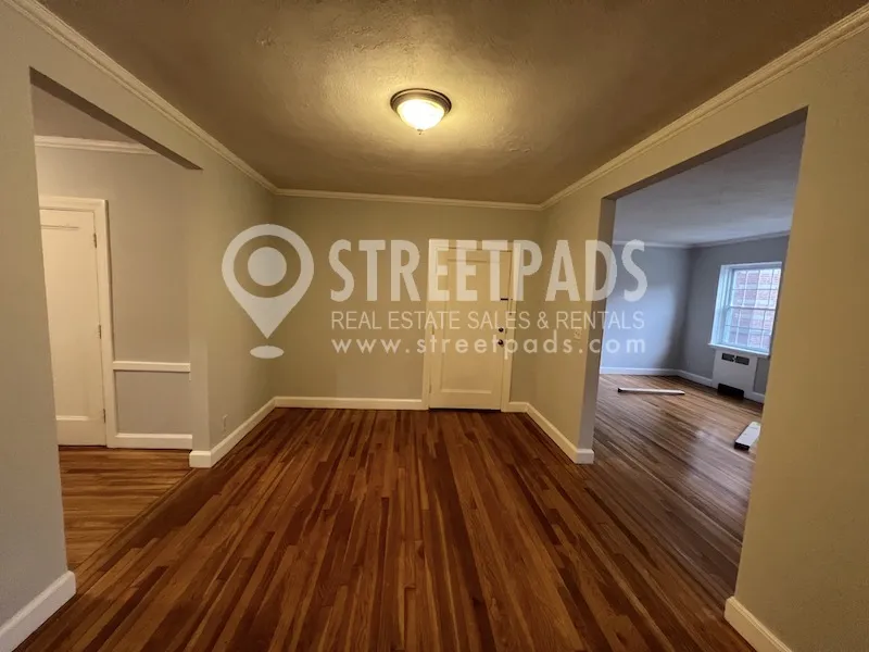 1139 Beacon St, Longwood