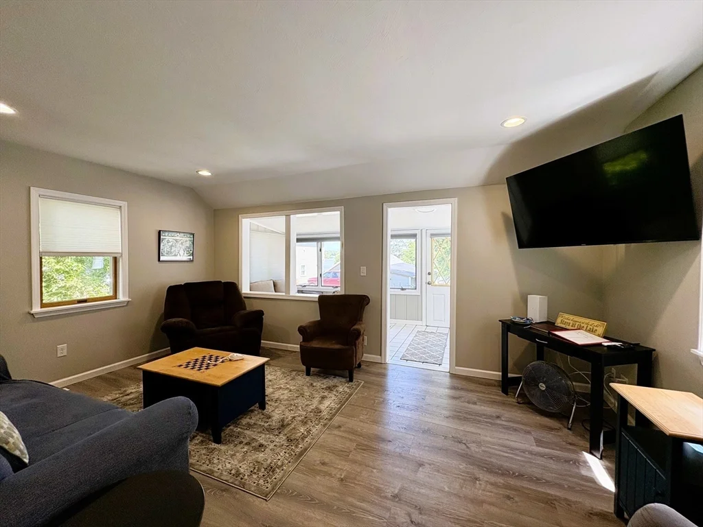 8 Priscilla Ave, Wareham