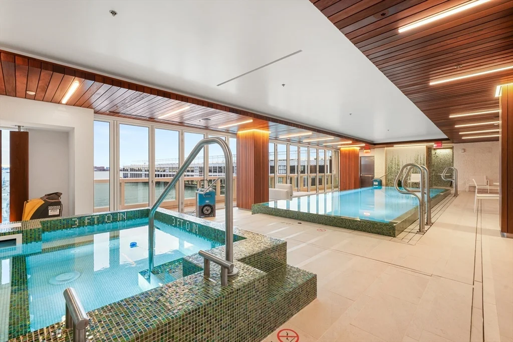 150 Seaport Blvd, Seaport District
