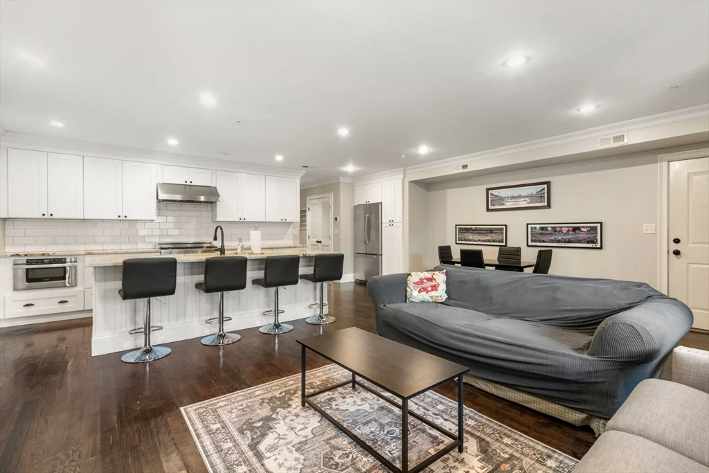 215 Athens St, South Boston