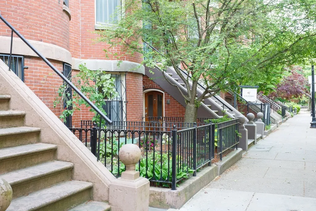 20 Braddock Park, South End