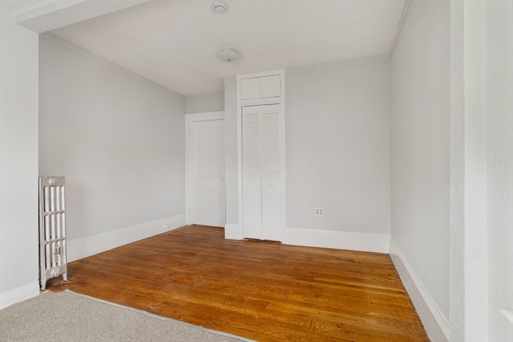 36 Thingvalla, Strawberry Hill