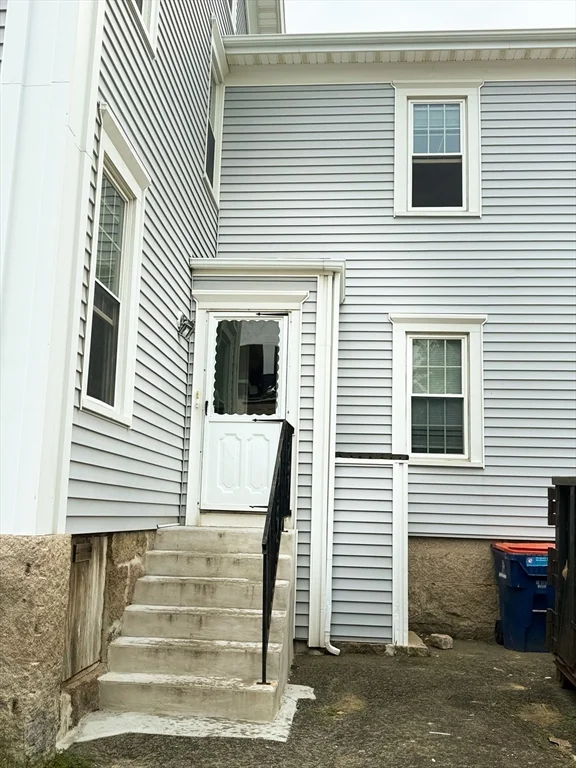 65 Chestnut St, New Bedford