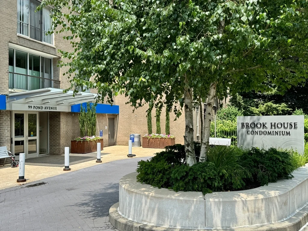 99 Pond Ave, Brookline Village