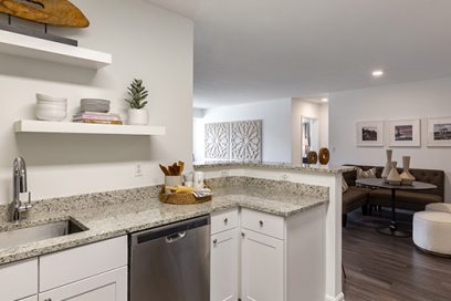 2 bed, 2 bath apartment for rent at 1 Carol Way Unit 1-413, Salem — photo 3 of 9