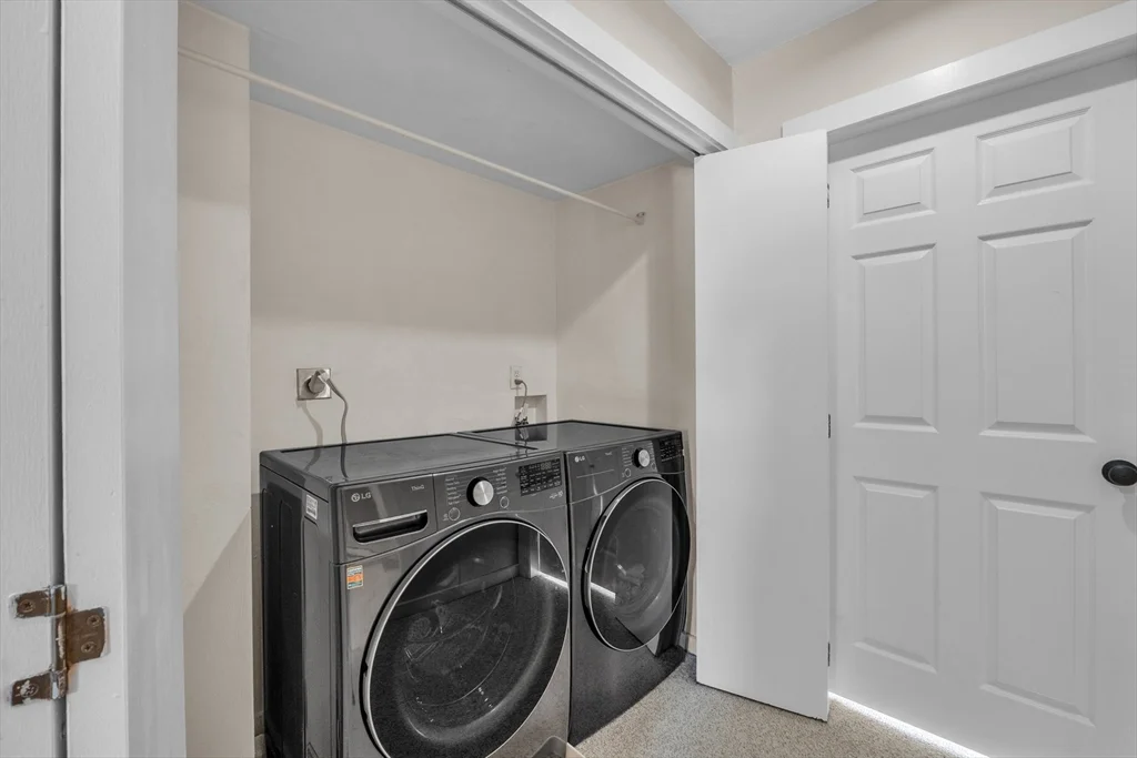 18 Merlin Ct, Tatnuck