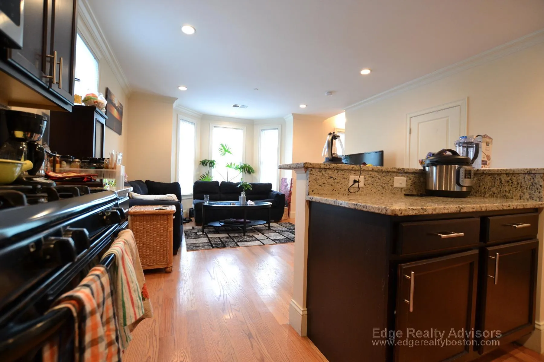 11 Sparhawk St, Oak Square
