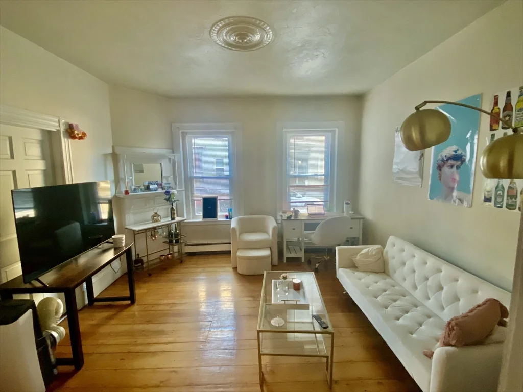111 H St, South Boston