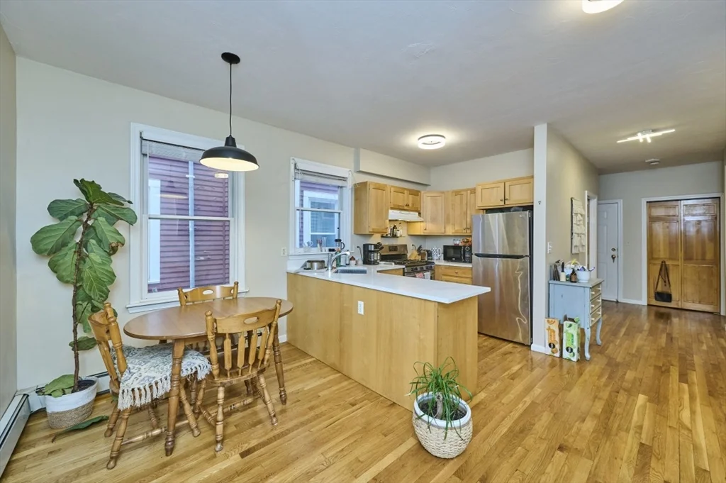 14 Haverford St, Jamaica Plain
