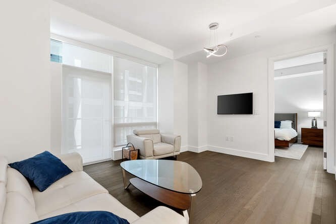 50 Liberty Dr, Seaport District